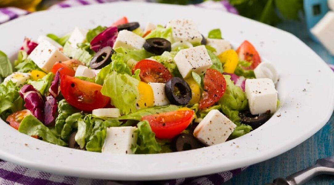 Akdeniz Salatası - Mediterranean Salad
