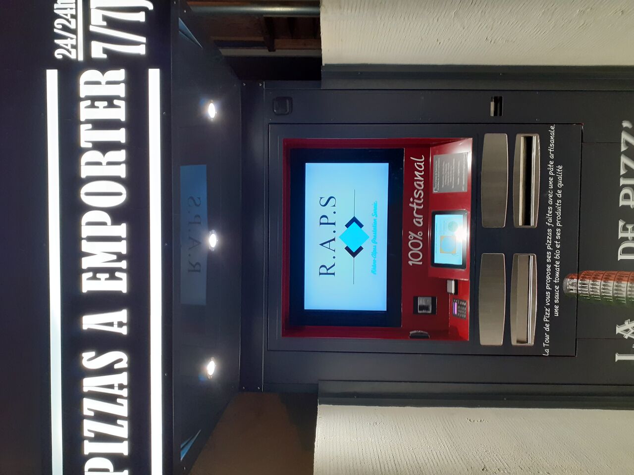 Distributeur 7/7 24/24
Romaine reine 4 fromage et une pizza de la semaine, chaude ou froide ... 