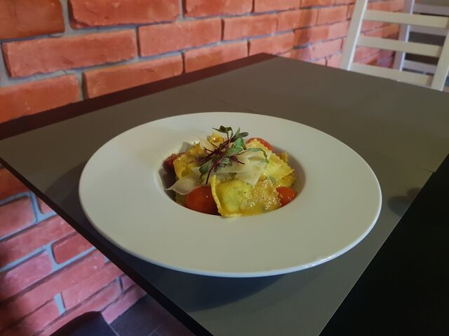 Ravioli z szpinakiem i ricottą.