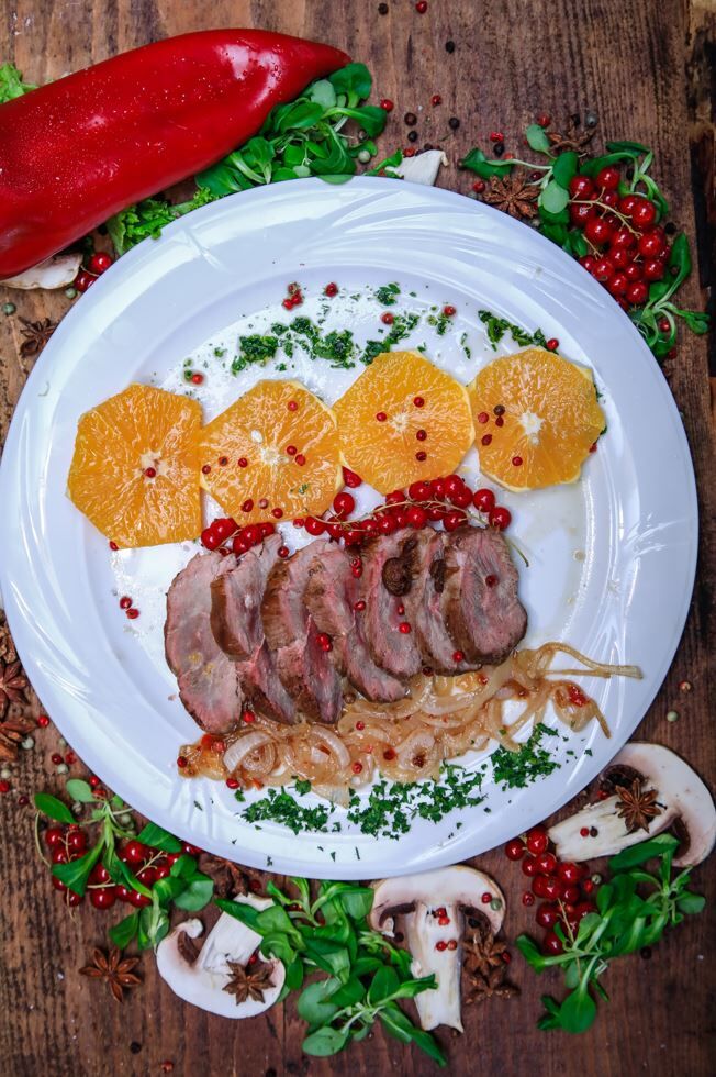 PIEPT DE RATA IN SOS DE PORTOCALE SI CEAPA CARAMELIZATA 