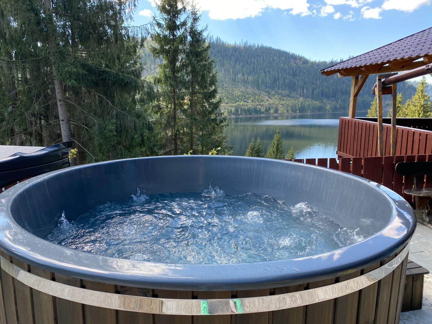 Ciubăr incălzit cu aeromasaj