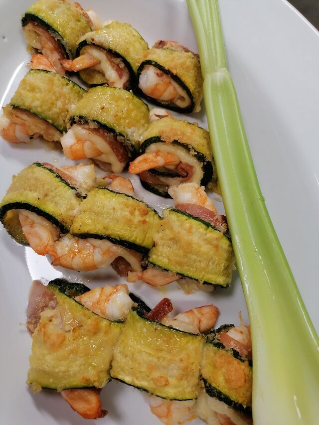 involtini di gamberi ,zucchine e pane aromatizzato al lime 