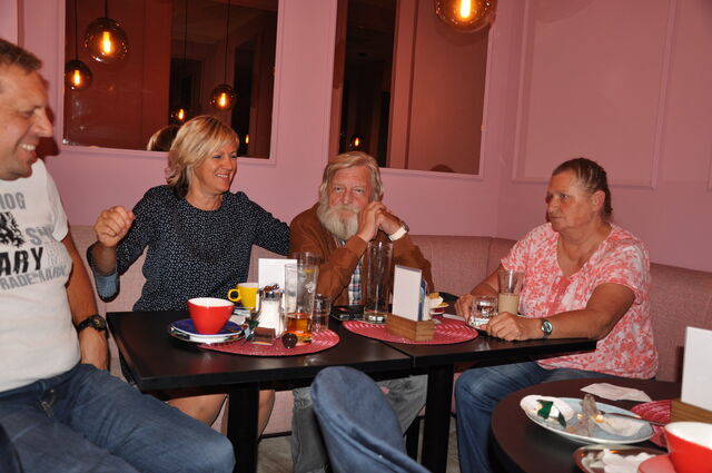 langjährige Gäste-Freunde, mit Stammtisch...