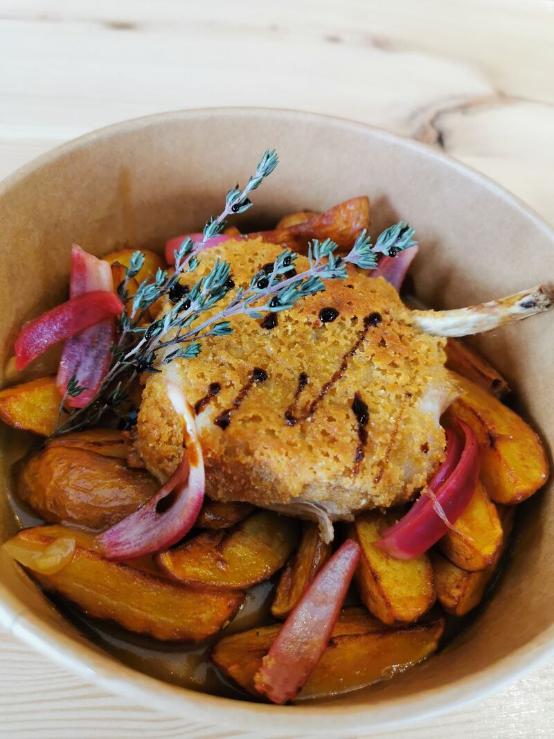 Suggestion : Côte de cochon en croute de cacahuètes & Pommes Grenailles