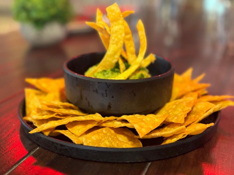 Nacho con Guacamole
