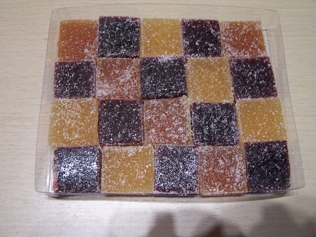 pâtes de fruits maison abricot,ananas,framboise,cassis.