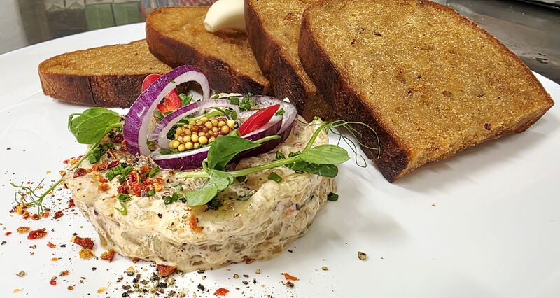 Tvarůžkový tatarák