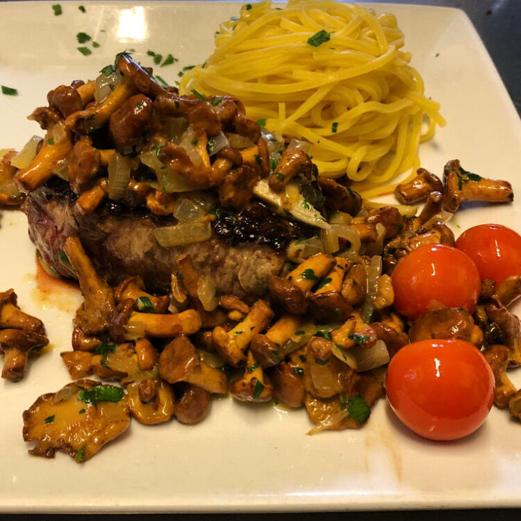 Bistecca❣️Pfifferlinge❣️Tagliarini❣️
Aktuell aus den Tafelangeboten ❣️