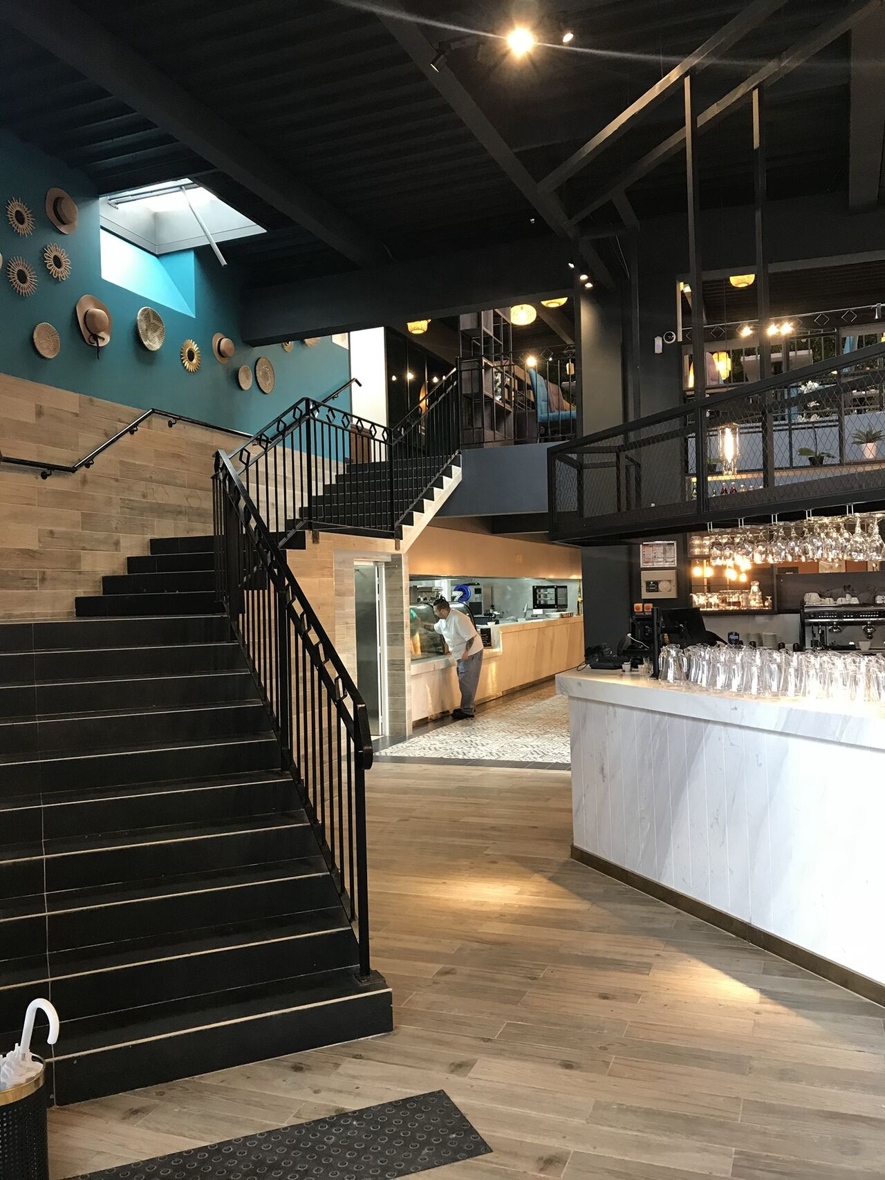 Salle disponible a l'étage pour vos événements à célébrer ou vos repas d'affaire.
( possibilité de privatisation)