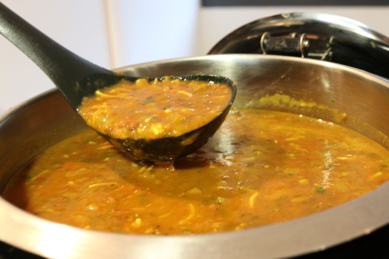 Marmite de soupe marocaine servi chaud bien sûr !