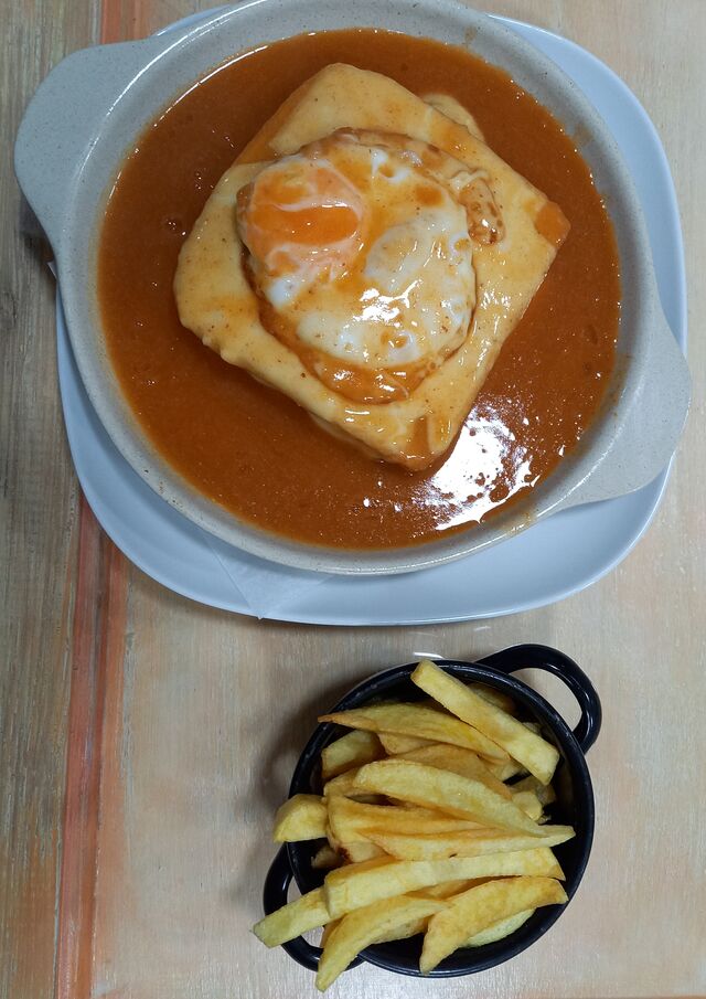 Francesinha Tradicional