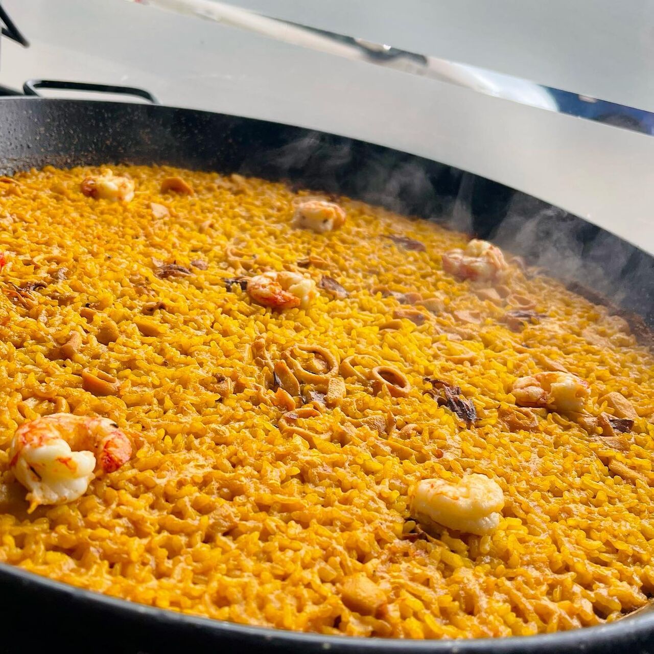 ¡Delicioso Arroz del Senyoret, típico de la Comunidad Valenciana! 🥘🥘🥘🥘 — presso Les Paraules Restaurant.