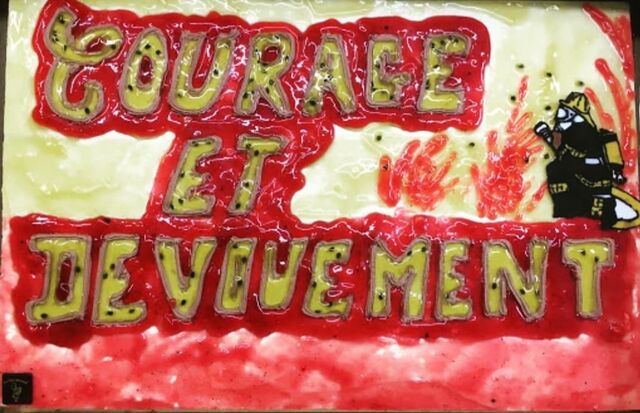 Délice framboise-passion à l'effigie des sapeurs pompiers