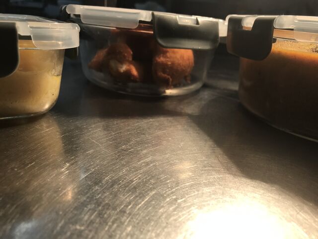 Pfand:
Pfand Rückgabe /Erstattung nur bei unbeschädigter, wiederverwendbarer und im sauberem Zustand.