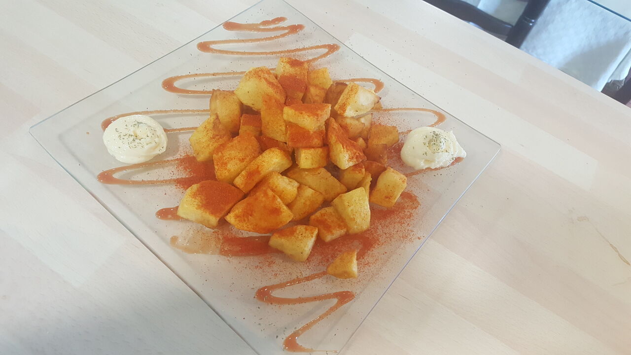 Bravas