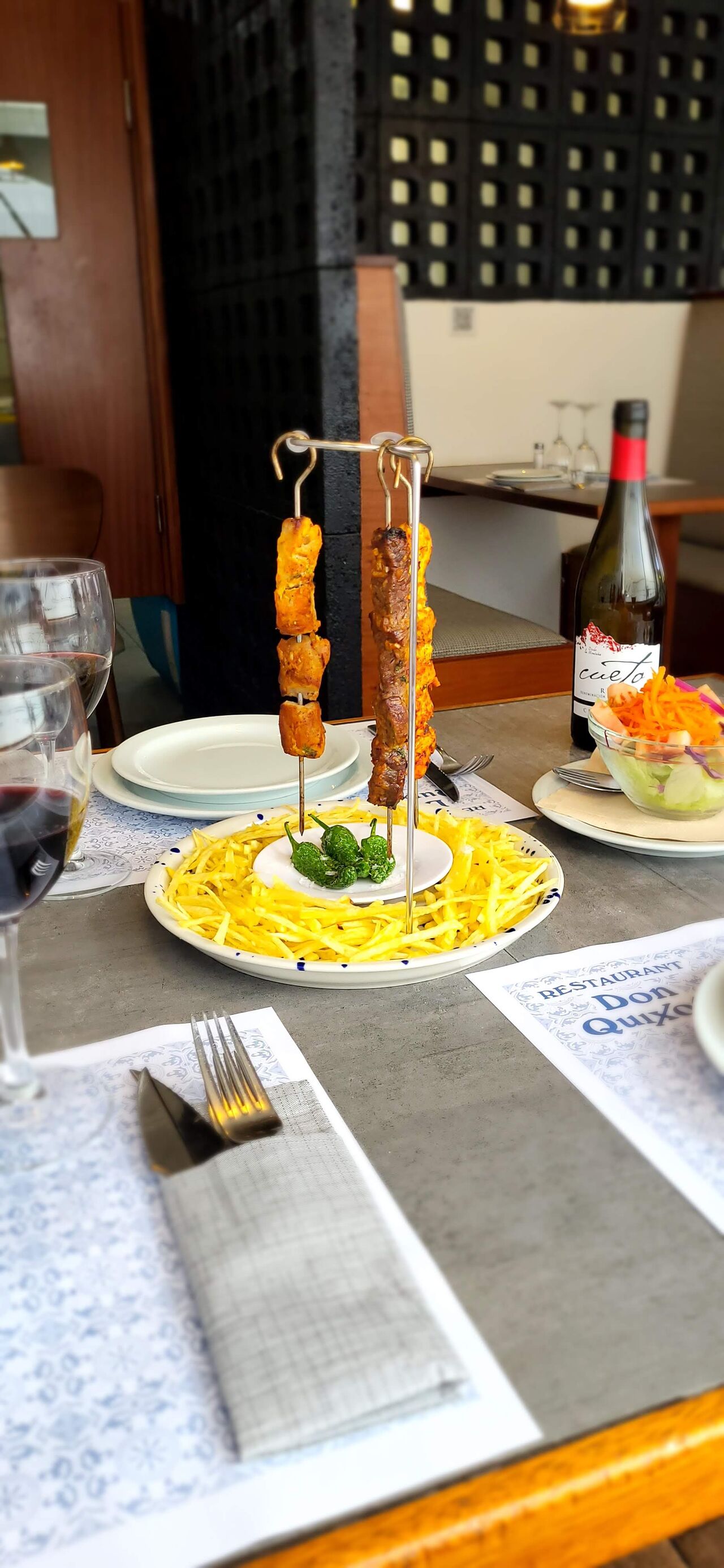 Pinchos de Solomillo, Pollo de corral y Solomillo ce Cerdo