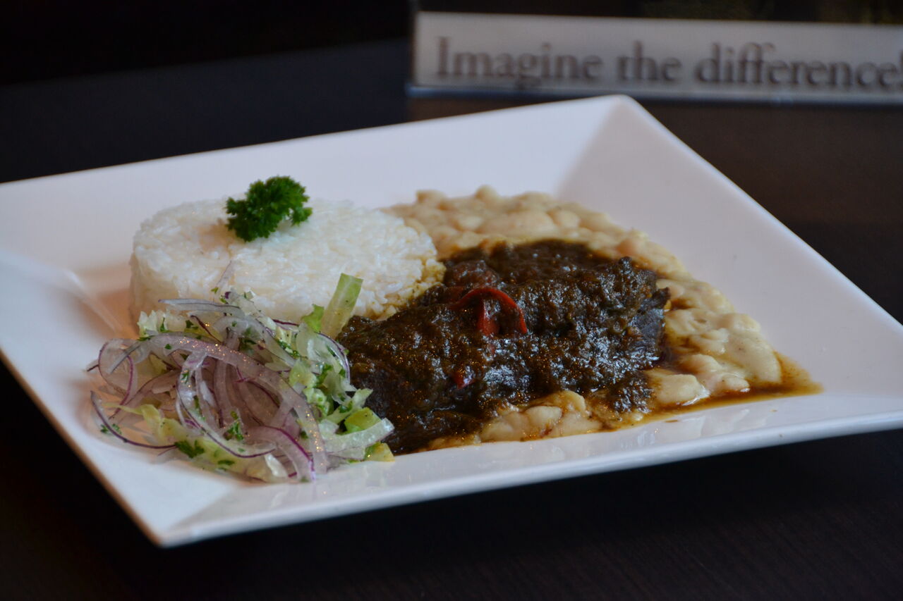 Seco de res con frijoles y arroz