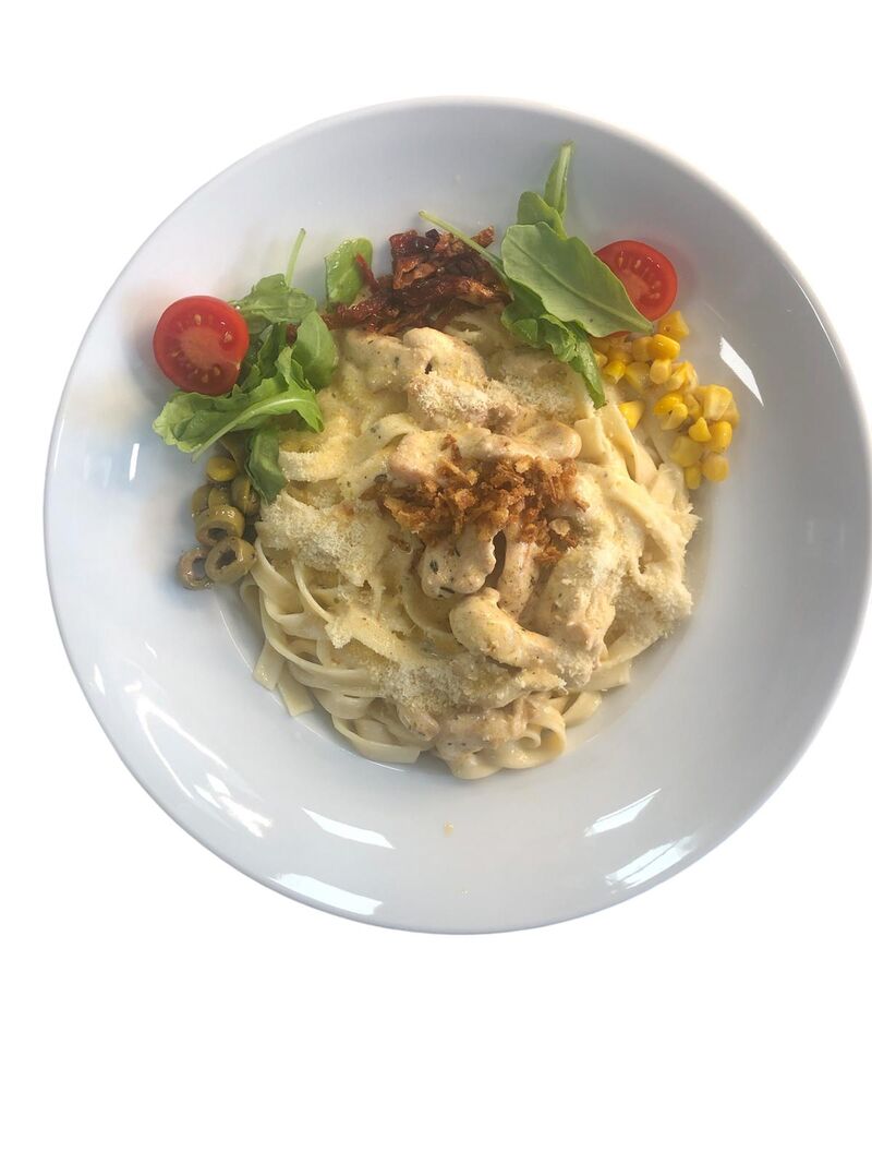 Creamy Checken mit Parmesan Nudeln