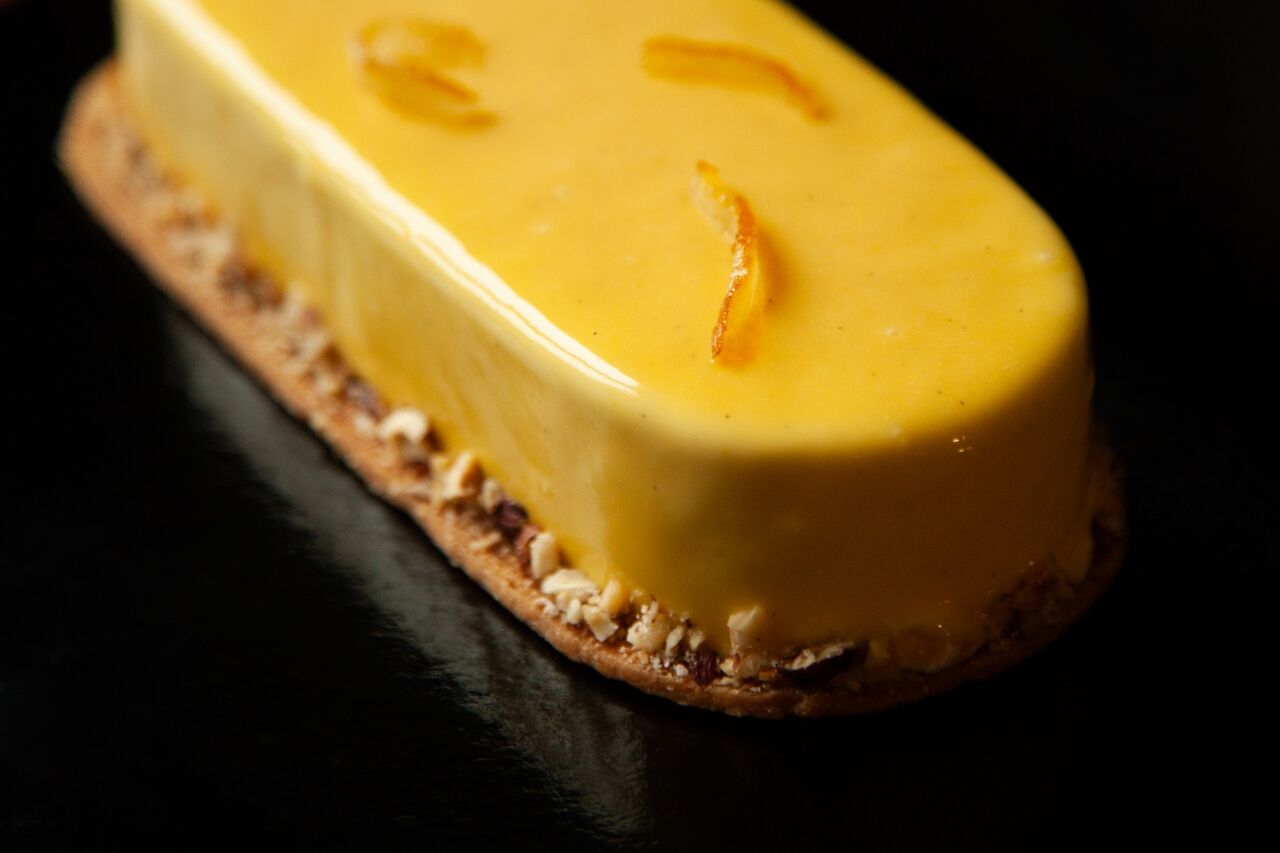 Entremet exotique.
Daquoise coco citron vert
Confit exotique crémeux citron .
Mousse coco vanille Madagascar bio citron vert