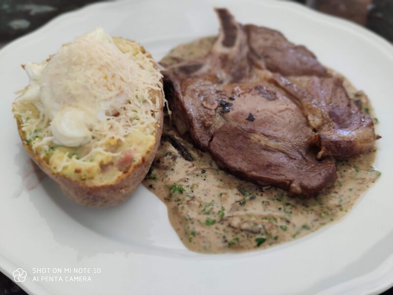 pomme terre à l'ancienne et côtelette premiere