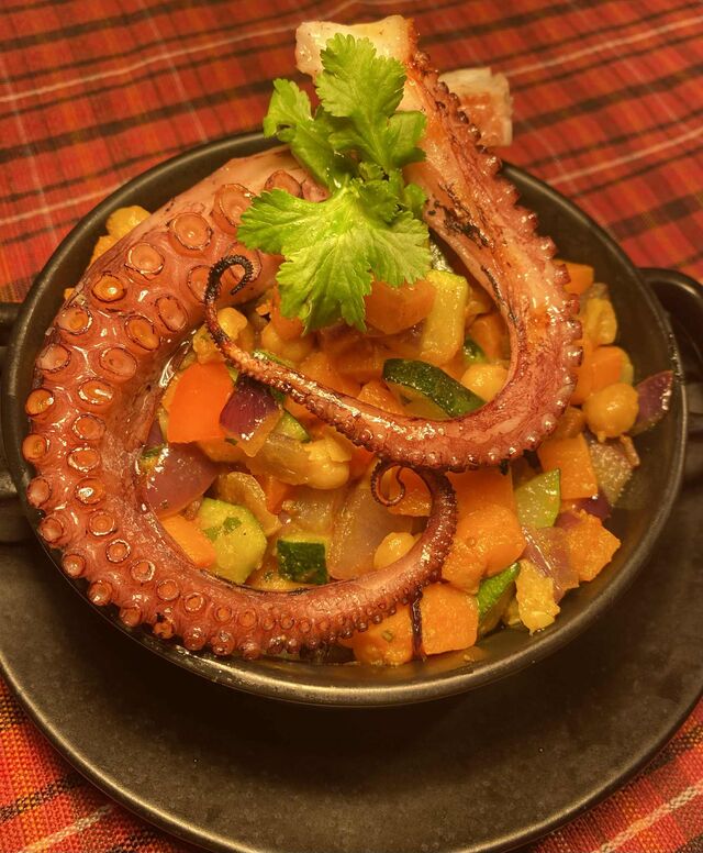 Polvo com Ratatui de Legumes. Sugestão da Cheff.