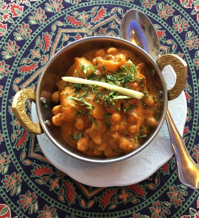 MATTER PANEER 7.50€- Petit pois tendres fromage de maison aux épices