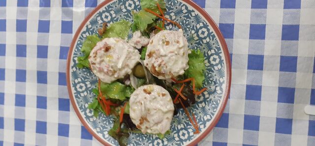 Tomates rellenos de bonito