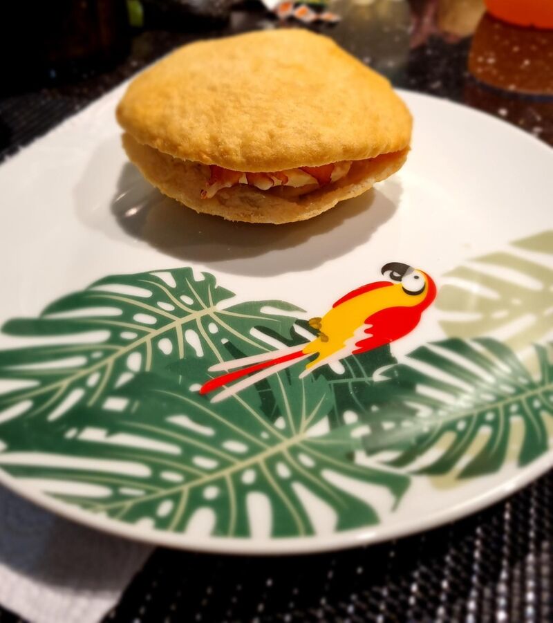 bokit saumon
saumon, chèvre, miel ,salade 