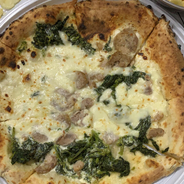 Pizza salsiccia friarielli e provola 