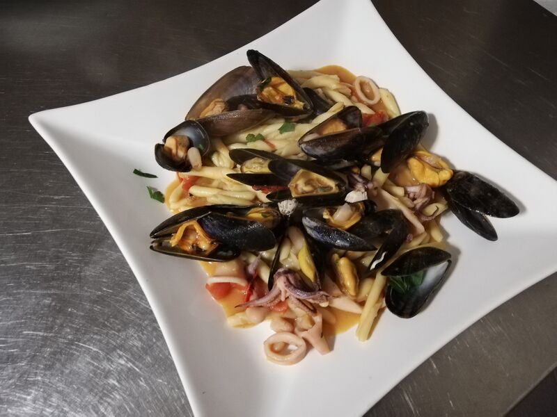 strozzapreti con fagioli e cozze