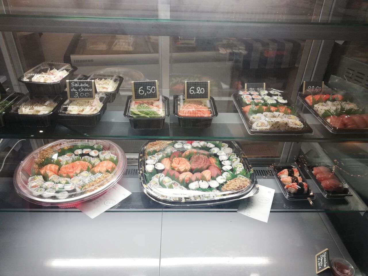 Restaurant Soi 95 Lesneven Sushis Vitrine