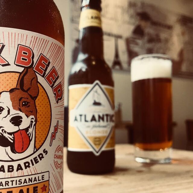 Dégustez nos hot-dog avec l'une de nos bières artisanales