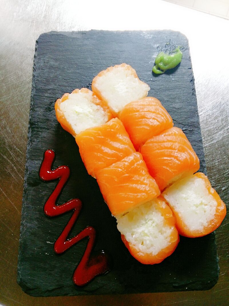 Roll salmon con queso