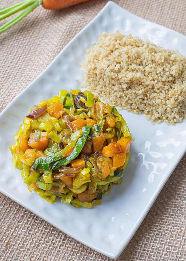 Quinoa servi avec des lentilles corail et aux légumes de saison à 16,90€
