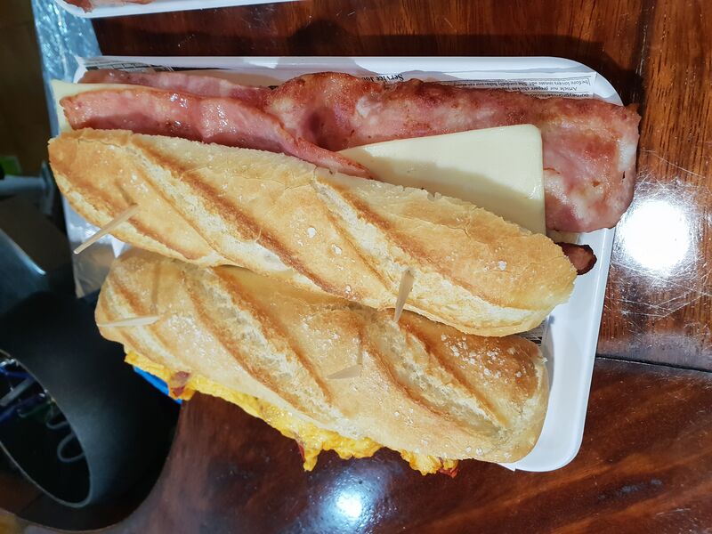 Bokata de bacon y queso 
