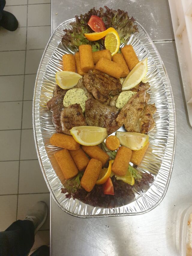 Buffet Grillfleisch & Kroketten