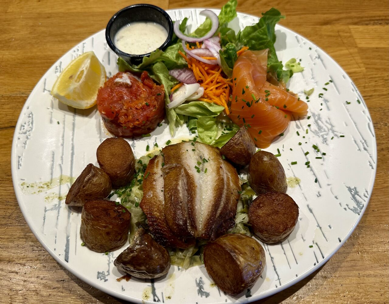 Assiette autour du poisson