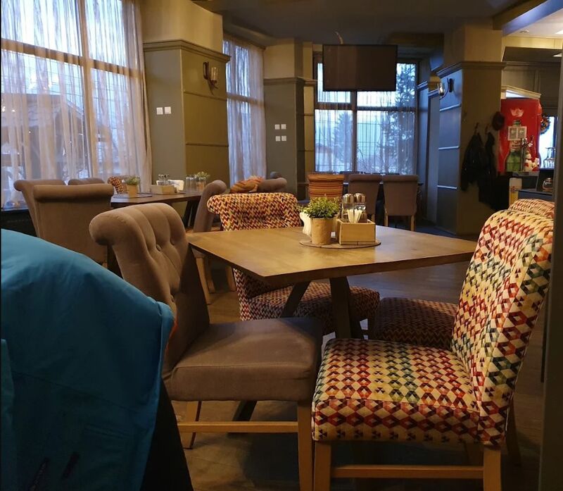 Restaurant Bradul Maneciu