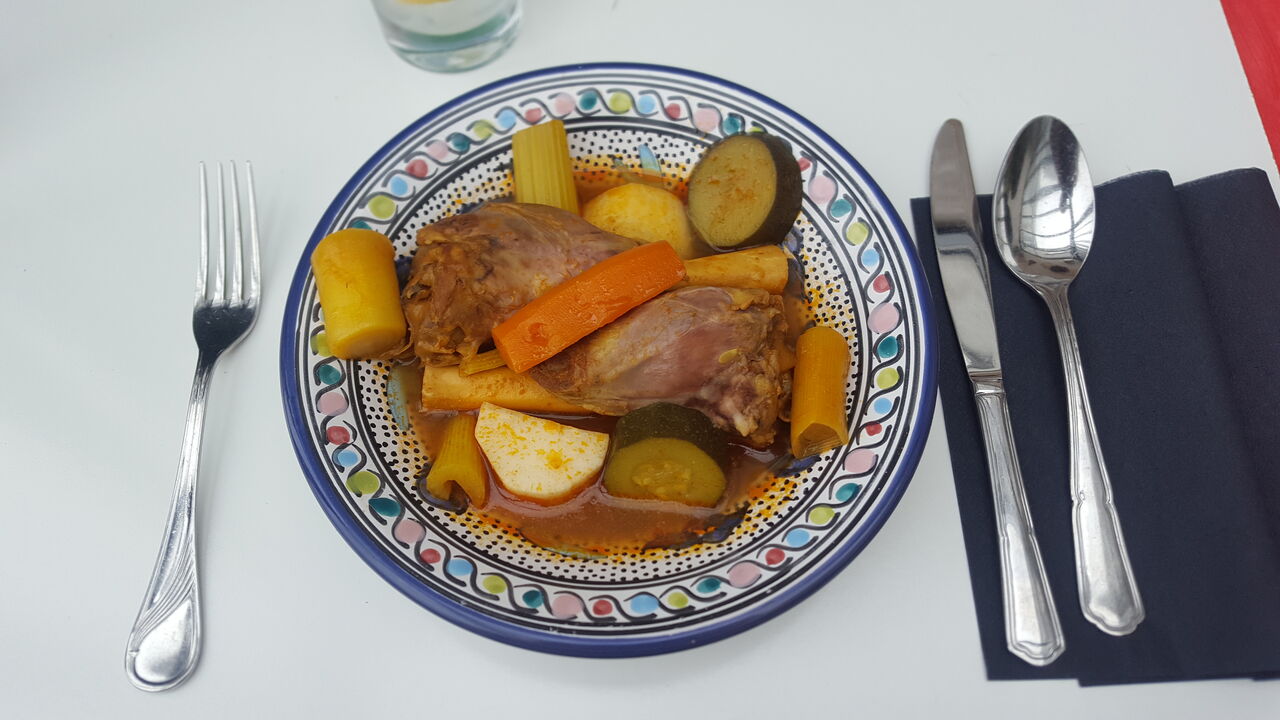 Couscous souris d'agneau. un pur délice