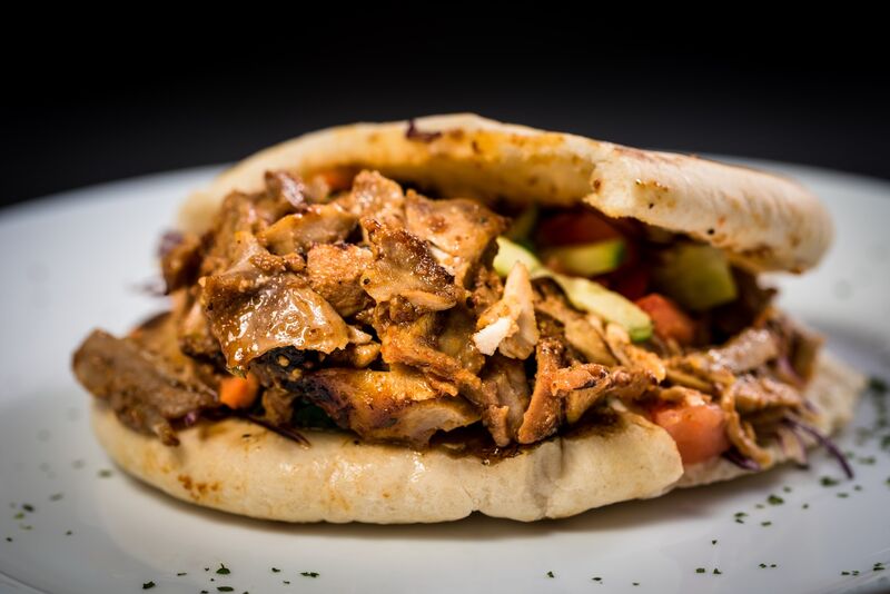 Gyros pita kétféle méretben, majonézes öntettel
