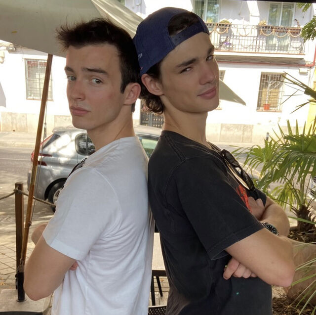 Actores de la serie escándalo de Tele 5 Carlos lorenzo y Fernando Lindez