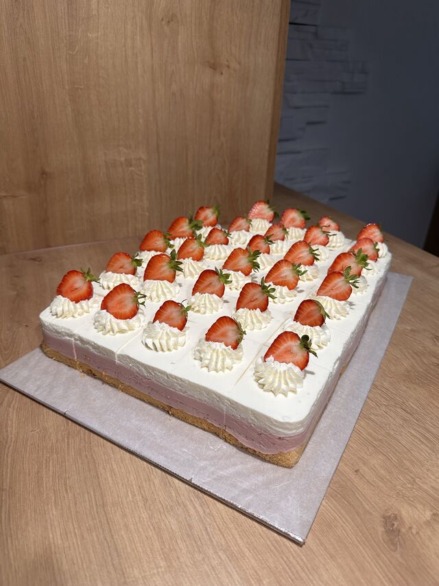 Ciasto jogurtowe truskawka/wanilia