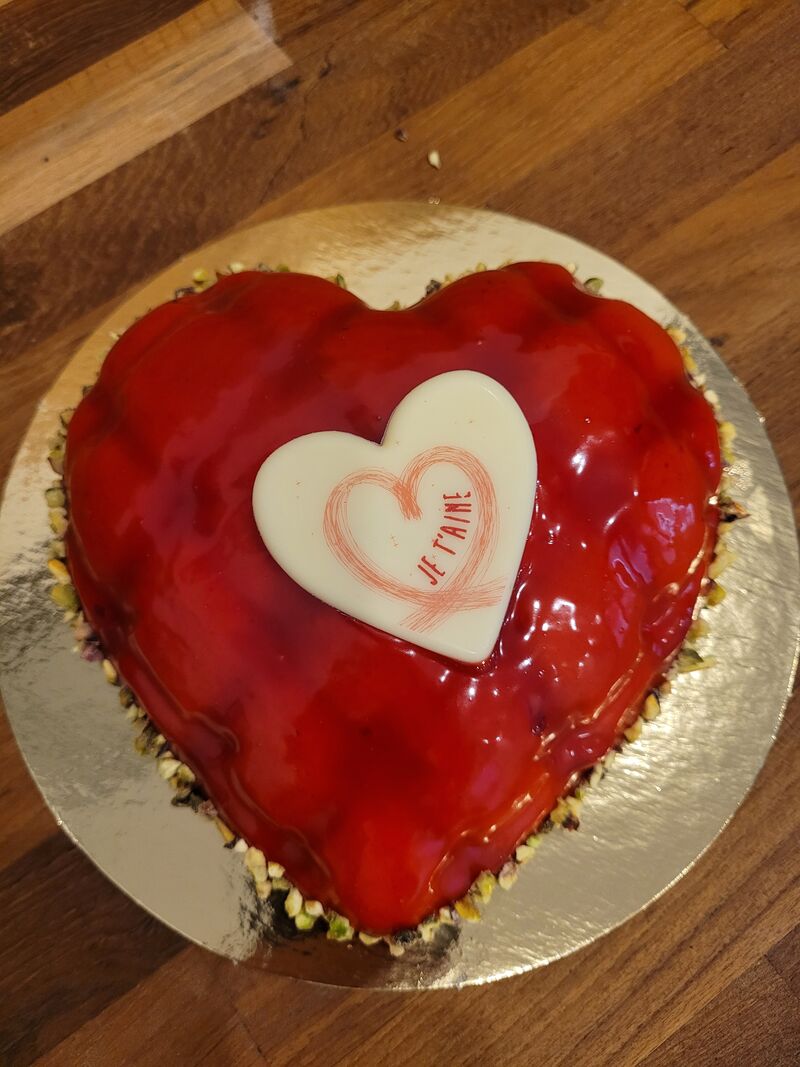 MOUSSE entremet framboises insert pistache