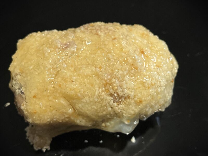 tremper dans du blanc d'œuf battu