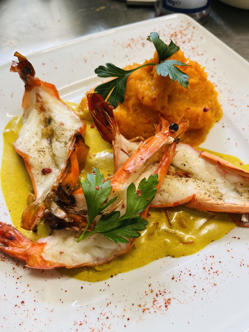 Curry de crevettes -riz parfumé 