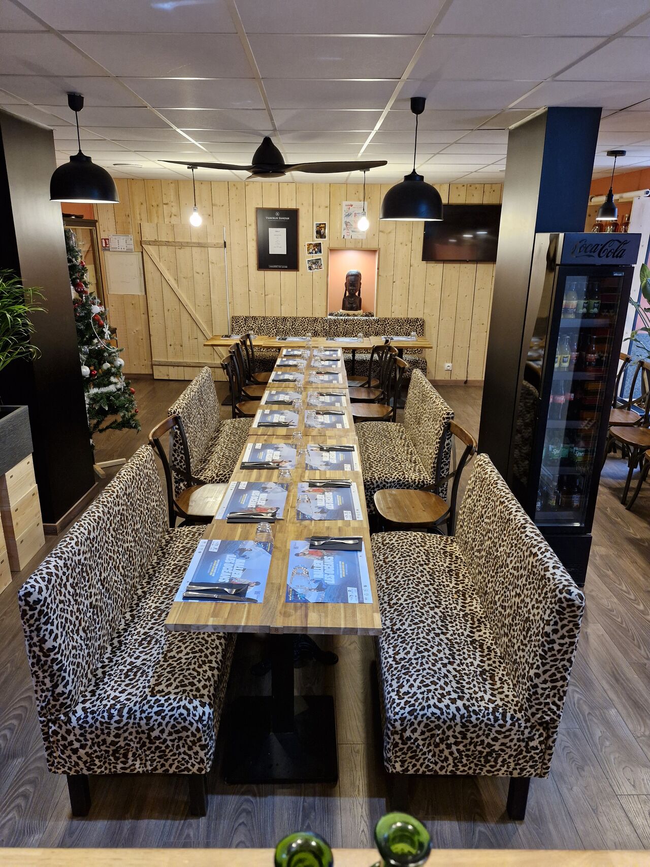 UNE BELLE TABLE 40 CONVIVES