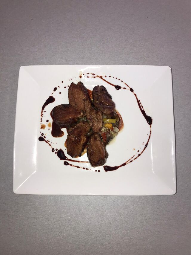 Magret de canard à sa sauce vigneronne