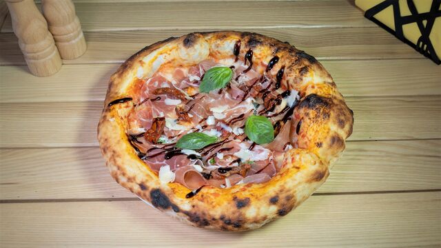 Pizza Prosciuto e Gorgonzola