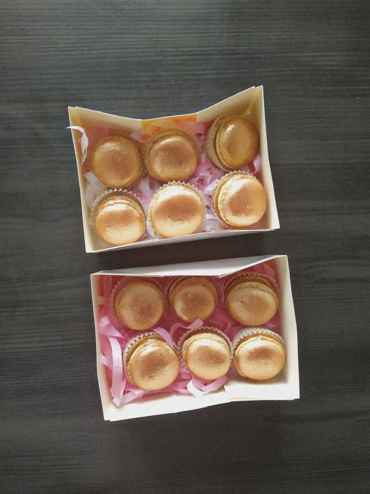 Macaron or caramel beurre salés