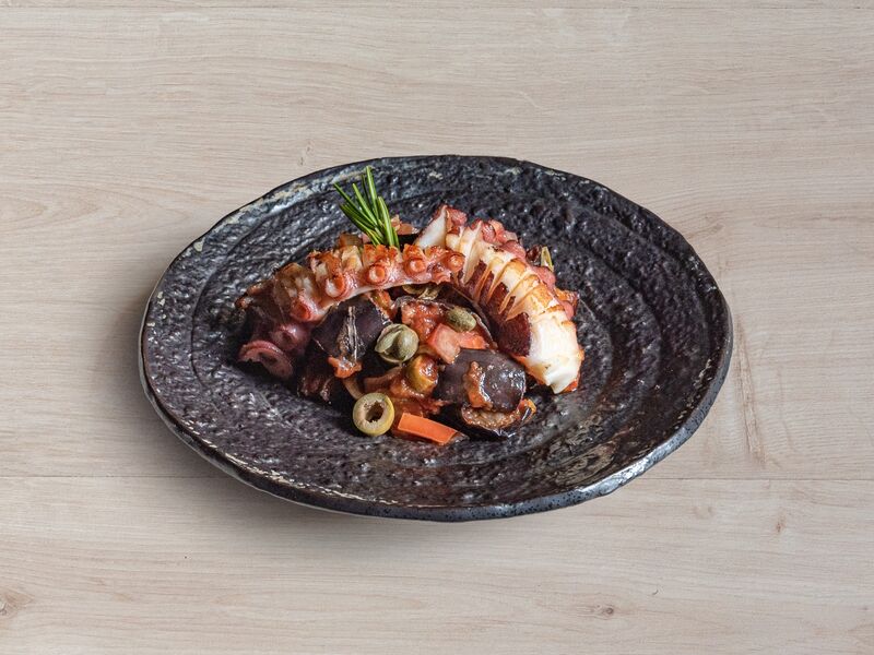 Caponata di melanzane e polpo scotato